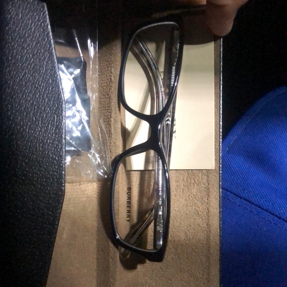 Burberry womens prescription glasses - Picture 2 of 3